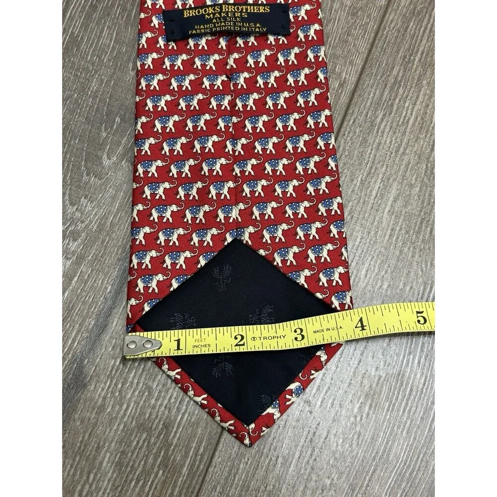 Brooks Brothers Makers Silk Tie Elephant Art Deco Red USA 4x58 Vintage
